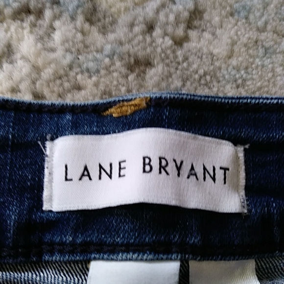 Lane Bryant Mid-Rise Girlfriend Short Flex Shorts - Picture 2 of 12